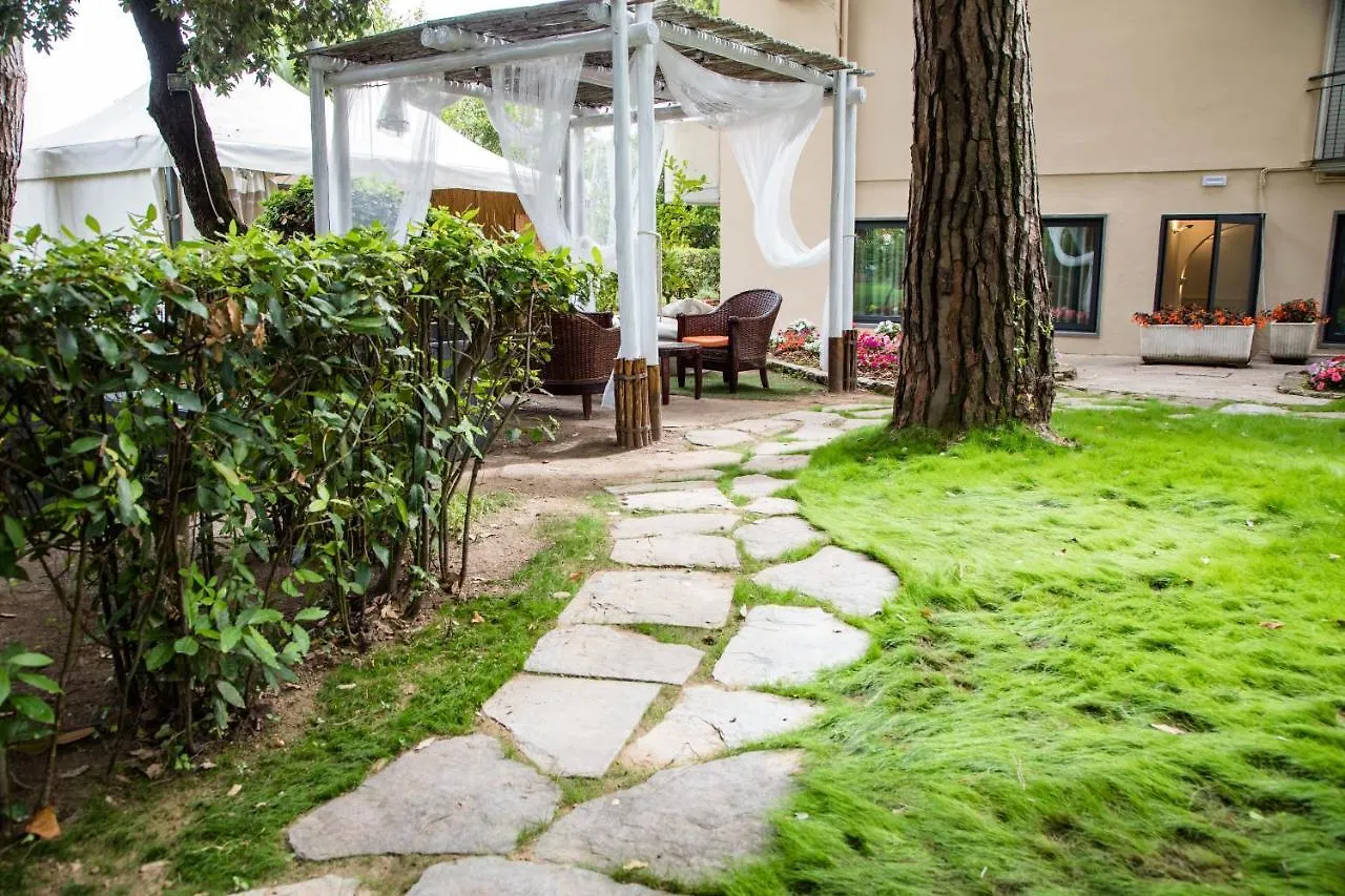 Hotel La Tavernetta dei Ronchi Marina di Massa 3*,