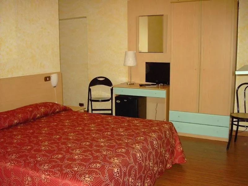 Hotel La Tavernetta Dei Ronchi Marina di Massa 3*,